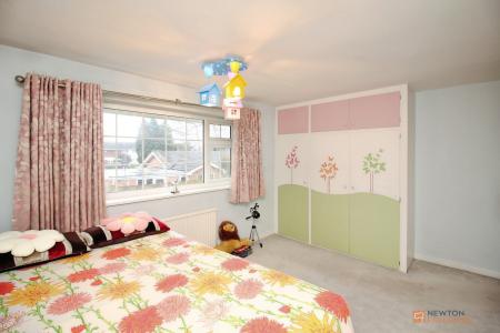 3 bedroom Detached house for sale in The Yews, Oadby, LE2