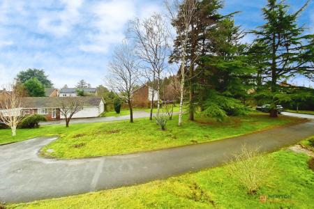 3 bedroom Detached house for sale in The Yews, Oadby, LE2