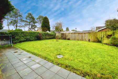 3 bedroom Detached house for sale in The Yews, Oadby, LE2