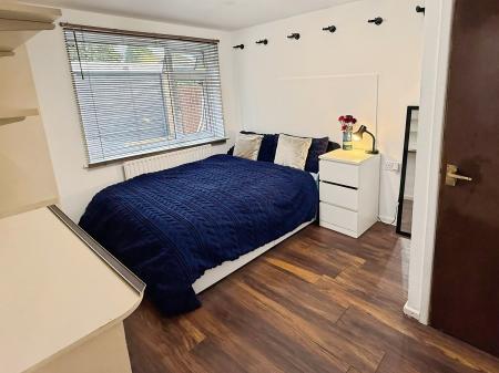 4 bedroom Detached house for sale in Kent Drive, Oadby, LE2