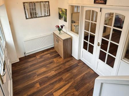 4 bedroom Detached house for sale in Kent Drive, Oadby, LE2