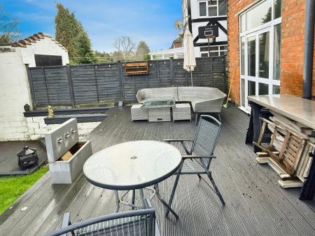 4 bedroom Detached house for sale in Peters Drive, Leicester, LE5