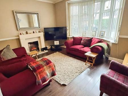 4 bedroom Detached house for sale in Peters Drive, Leicester, LE5