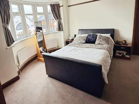 4 bedroom Detached house for sale in Peters Drive, Leicester, LE5