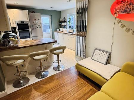 4 bedroom Detached house for sale in Peters Drive, Leicester, LE5