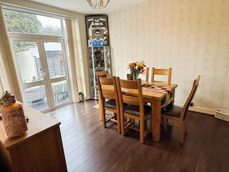 4 bedroom Detached house for sale in Peters Drive, Leicester, LE5