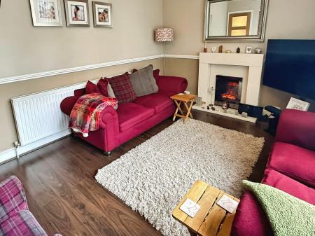 4 bedroom Detached house for sale in Peters Drive, Leicester, LE5