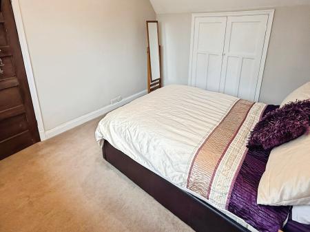 4 bedroom Detached house for sale in Peters Drive, Leicester, LE5