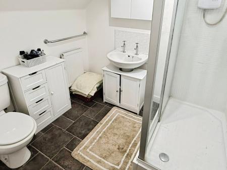 3 bedroom Terraced House for sale in Brompton Road, Hamilton, LE5