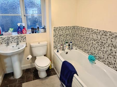 3 bedroom Terraced House for sale in Brompton Road, Hamilton, LE5