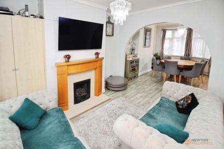 3 bedroom Semi-detached house for sale in Cairnsford Road, West Knighton, LE2