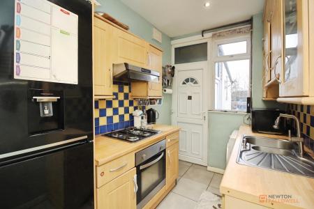 3 bedroom Semi-detached house for sale in Cairnsford Road, West Knighton, LE2