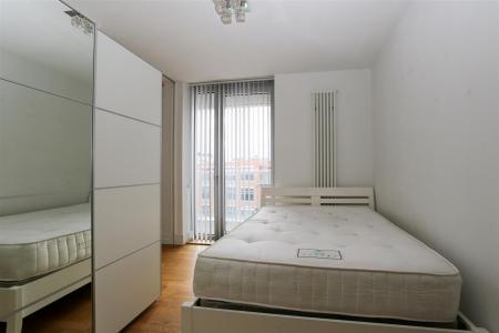 2 bedroom Apartment to let in Highcross Lane, Leicester, LE1