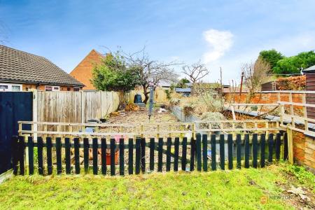 2 bedroom End of terrace house for sale in Cherry Street, Wigston, LE18