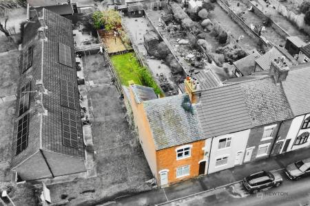 2 bedroom End of terrace house for sale in Cherry Street, Wigston, LE18