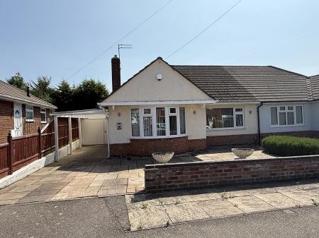 2 bedroom Semi-detached bungalow for sale in Foxhunter Drive, Oadby, Leicester, LE2