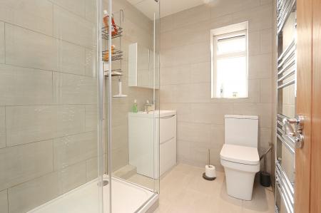 2 bedroom Semi-detached bungalow for sale in Foxhunter Drive, Oadby, Leicester, LE2