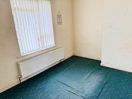 3 bedroom Semi-detached house for sale in Babington Row, Leicester, LE2