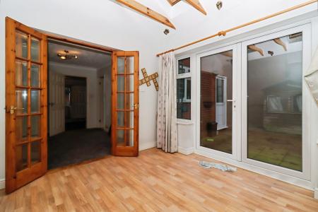 4 bedroom Detached house for sale in Wright Lane, Oadby, LE2