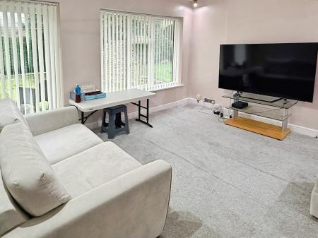 2 bedroom Detached bungalow for sale in Oakside Close, Evington, LE5