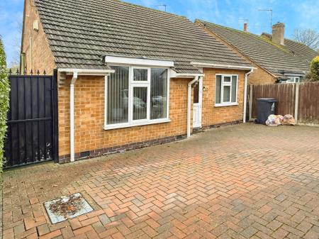 2 bedroom Detached bungalow for sale in Oakside Close, Evington, LE5