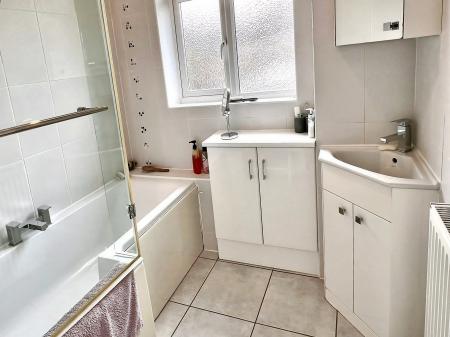 3 bedroom Semi-detached house for sale in Carfax Avenue, Oadby, LE2