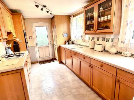 3 bedroom Semi-detached house for sale in Carfax Avenue, Oadby, LE2