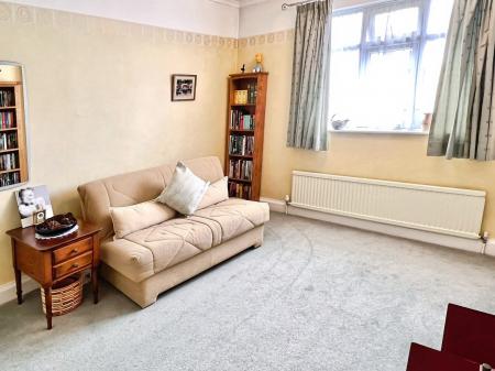 3 bedroom Semi-detached house for sale in Carfax Avenue, Oadby, LE2