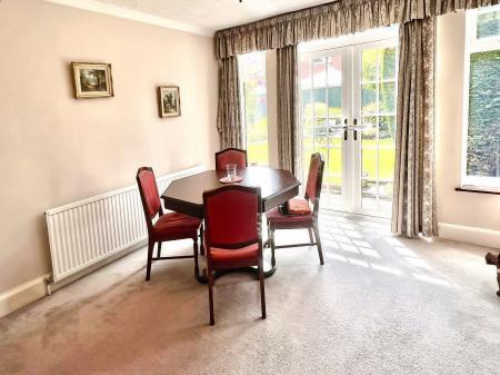 3 bedroom Semi-detached house for sale in Carfax Avenue, Oadby, LE2