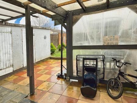 3 bedroom Terraced House for sale in Bowhill Grove, Thurnby Lodge, LE5