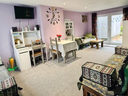 3 bedroom Terraced House for sale in Bowhill Grove, Thurnby Lodge, LE5