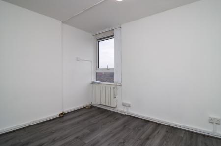 1 bedroom Flat to let in Victoria Park Rd, Leicester, LE2