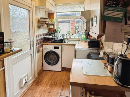 3 bedroom Semi-detached house for sale in kew drive, Wigston, Leicester, LE18