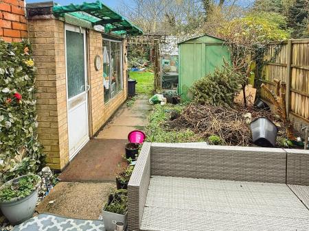 3 bedroom Semi-detached house for sale in kew drive, Wigston, Leicester, LE18