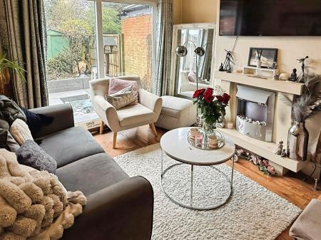 3 bedroom Semi-detached house for sale in kew drive, Wigston, Leicester, LE18