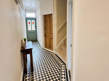 4 bedroom Terraced House for sale in Aylestone Road, Aylestone, Leicester, LE2