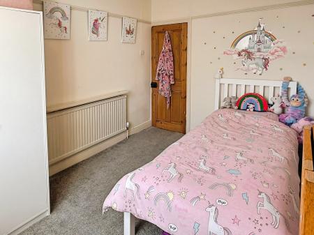 4 bedroom Terraced House for sale in Aylestone Road, Aylestone, Leicester, LE2