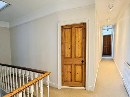 4 bedroom Terraced House for sale in Aylestone Road, Aylestone, Leicester, LE2