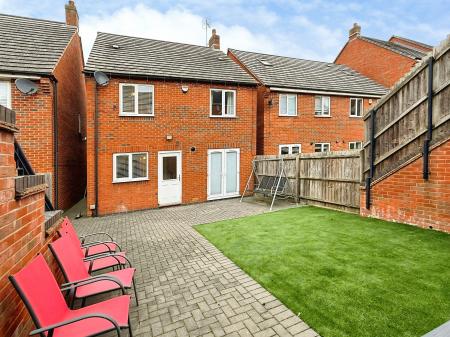 4 bedroom Detached house for sale in Copgrove Close, Hamilton, Leicester, LE5