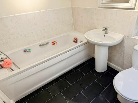 4 bedroom Detached house for sale in Copgrove Close, Hamilton, Leicester, LE5