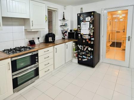 4 bedroom Detached house for sale in Copgrove Close, Hamilton, Leicester, LE5