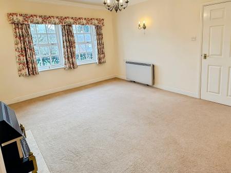 2 bedroom Flat for sale in Lodge Mews, Thurnby, Leicester, LE7