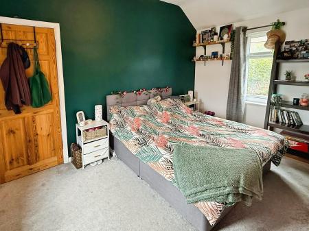 3 bedroom Terraced House for sale in The Littleway, Rowlatts Hill, Leicester, LE5