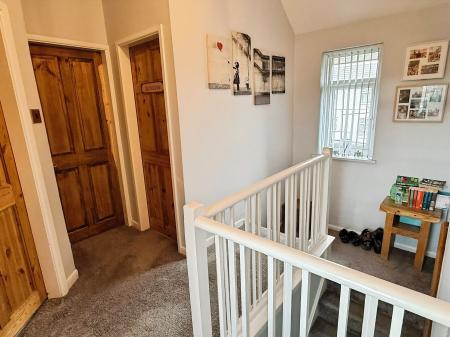 3 bedroom Terraced House for sale in The Littleway, Rowlatts Hill, Leicester, LE5