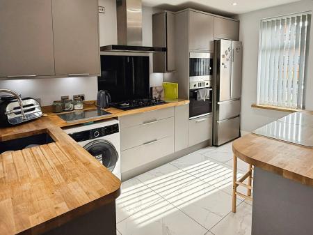 3 bedroom Terraced House for sale in The Littleway, Rowlatts Hill, Leicester, LE5