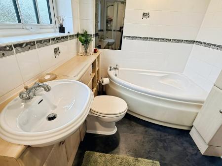 4 bedroom Detached house for sale in Church Road, Evington, Leicester, LE5