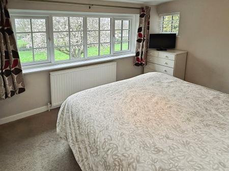 4 bedroom Detached house for sale in Church Road, Evington, Leicester, LE5