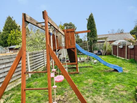 3 bedroom Semi-detached house for sale in Seaford Road, Leicester, Leicester, LE2