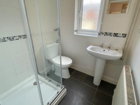 2 bedroom Terraced House to let in Glengate, Leicester, LE18