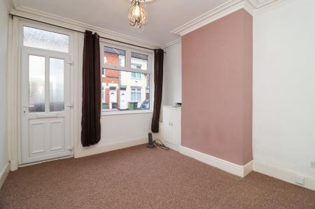 2 bedroom Terraced House to let in Glengate, Leicester, LE18